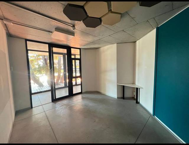 BUSINESS PROPERTY TO RENT IN WALMER